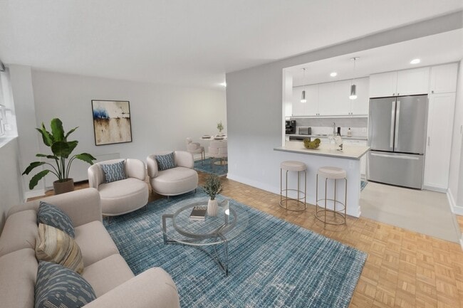 Photo - La Salle Towers