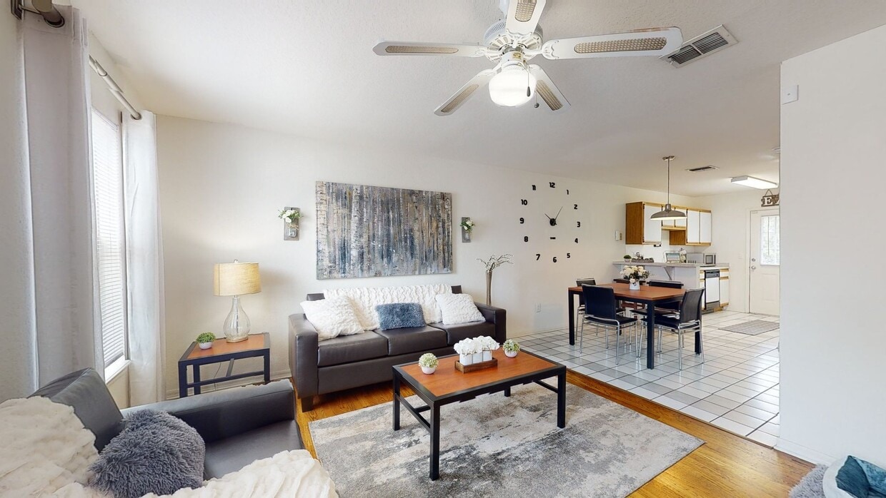 Photo - Campus Crossings on Alafaya Apartments