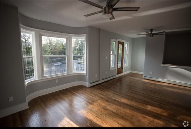 Building Photo - 149 Richmond Ave Unit 2 Rental