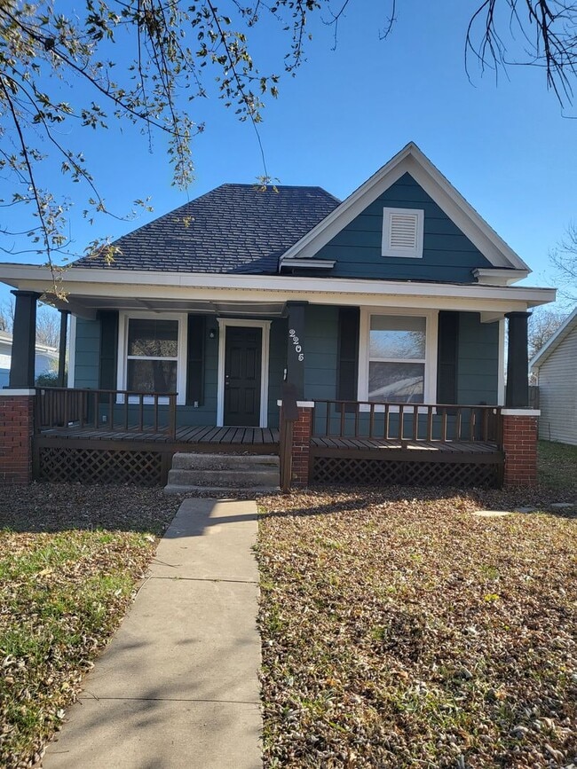 Building Photo - Full remodel on this beauty!