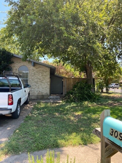 Photo - 309 Flournoy Dr Unit B