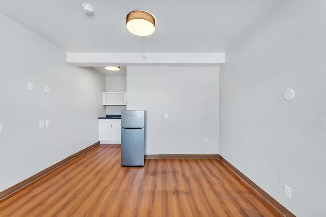 Building Photo - The Point West University Rental
