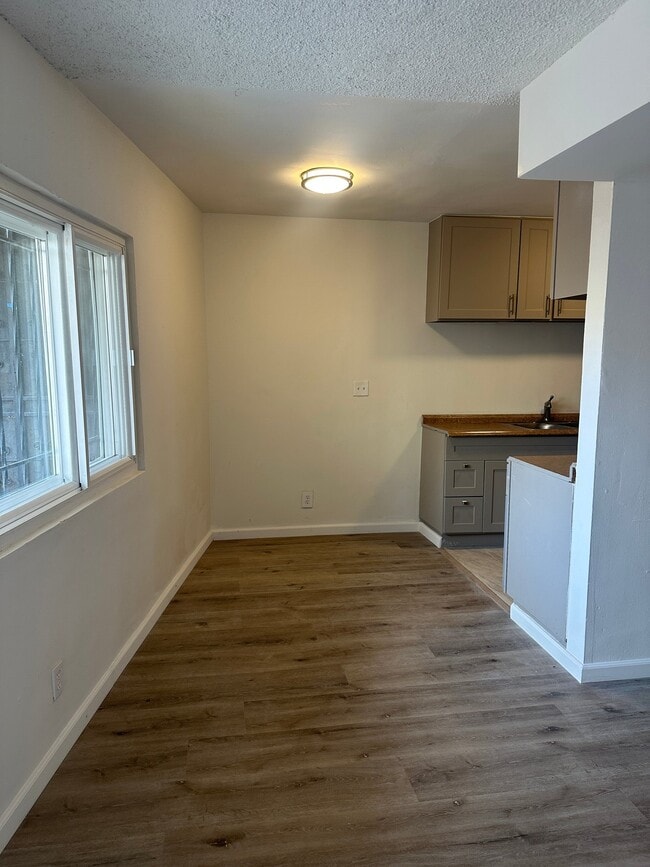 Photo - 1317 W 97th St Unidad 1