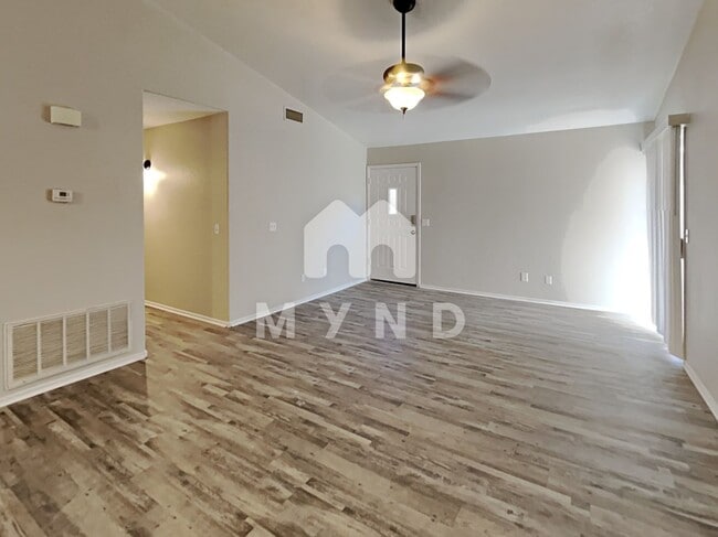 Photo - 8027 W Laurel Ln