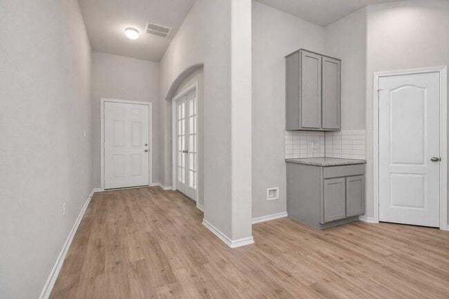 Photo - 3426 Hughes Mdw Wy