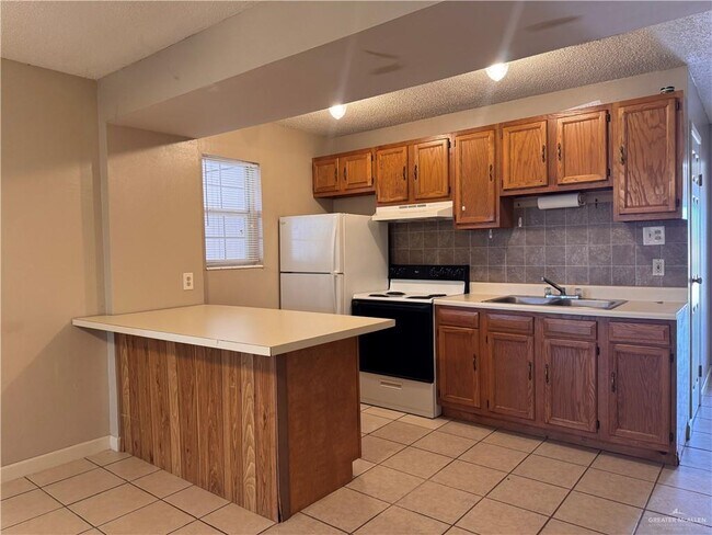 3415 N Kenyon Rd Unit 3