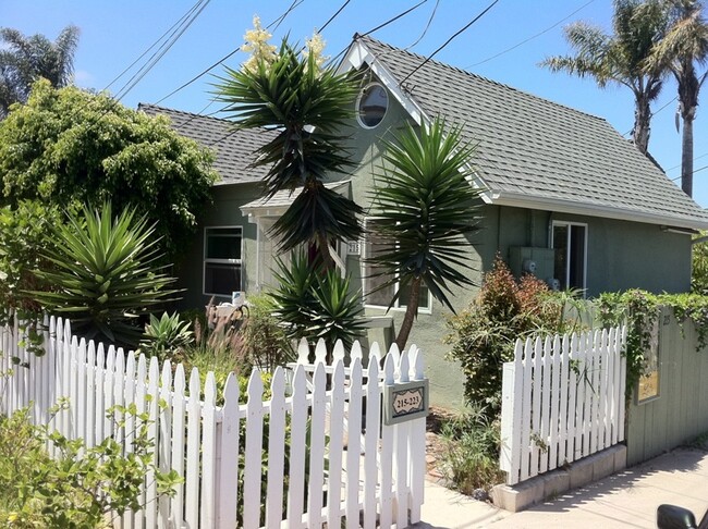 Building Photo - Encinitas Beach Cottage Unit 219
