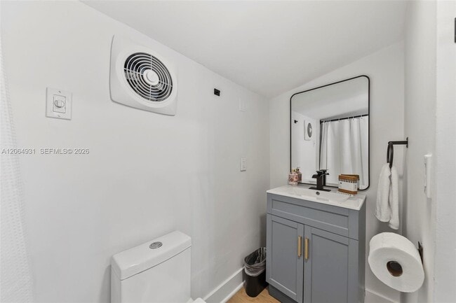 Photo - 2946 SW 26th St Unit 2