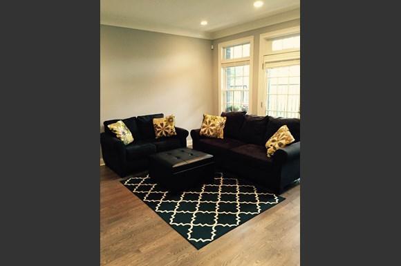 Photo - 4 bedroom in Chicago IL 60657 Unit 1E