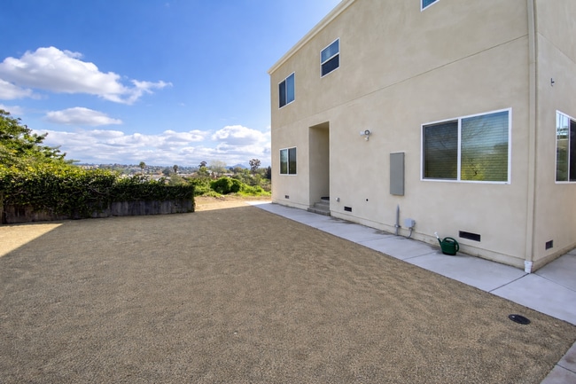 Building Photo - New Build (2022)!! 4BD/2BA, Great Views!!