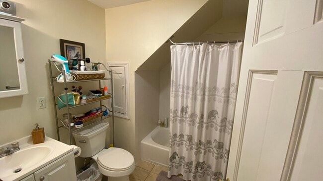 Photo - 115 Beacon St Unit 2