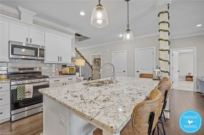 Photo - 306 Lamplighter Cir