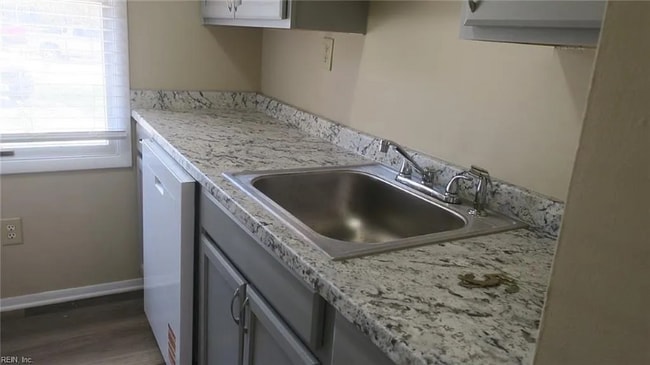 Photo - 25 Christine Ct