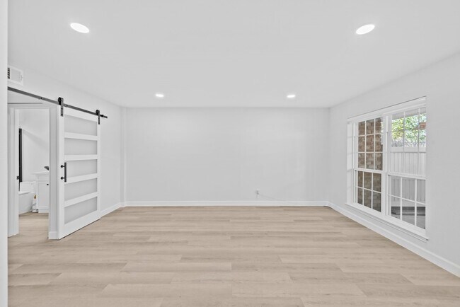 Photo - 14333 Memorial Dr Unit 56