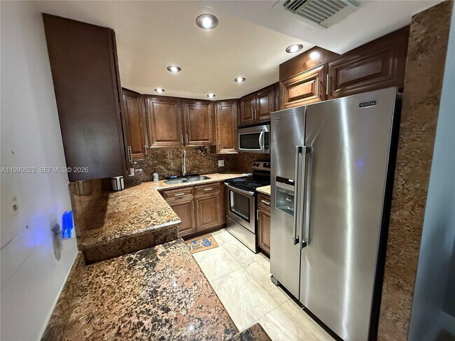 Photo - 6101 N Falls Cir Dr Unit 405