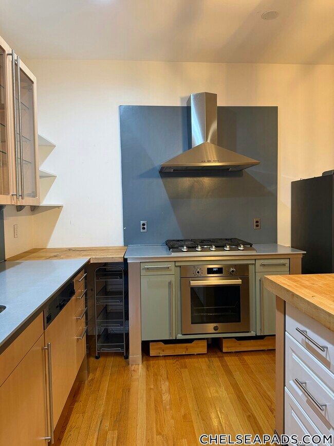 Photo - 100 Pearl St Unit 18