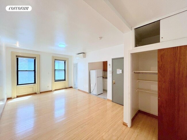 Building Photo - 650 10th Ave Rental