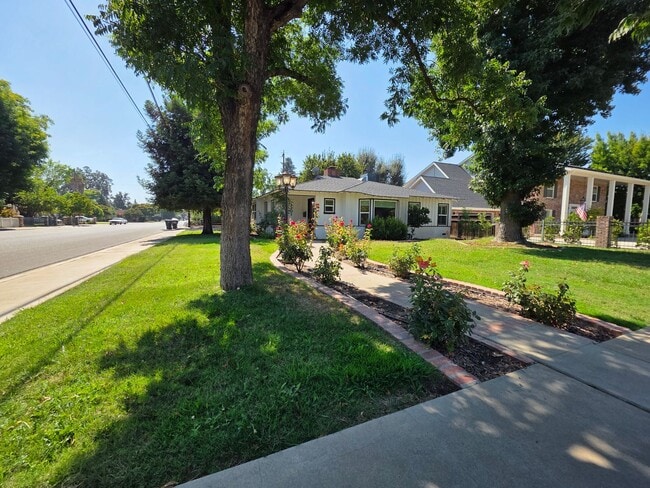 Photo - 2 bedroom 2 bathroom in Beverly Glen!