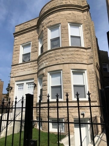Building Photo - 6541 S Ingleside Ave