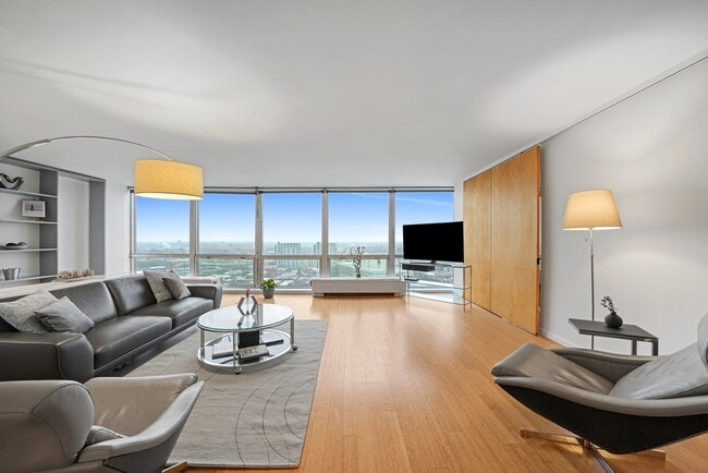 Photo - 2400 N Lakeview Ave Unit 2705