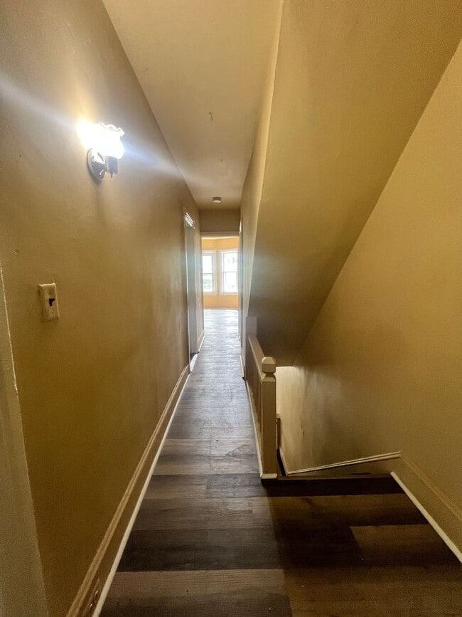 Photo - large house very nice close to everything