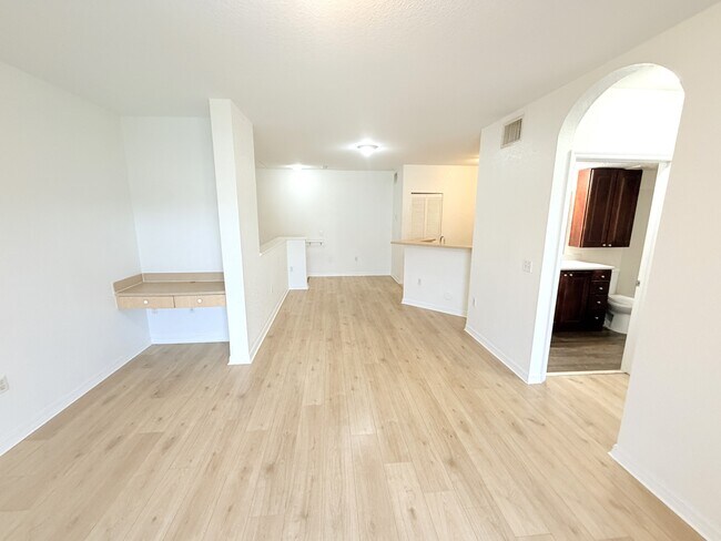 Photo - 1302 Belmont Ln