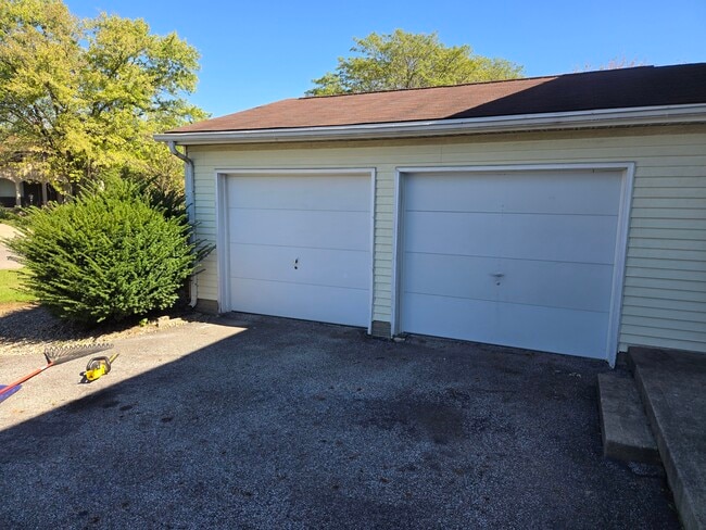 Photo - 5645 Chatford Dr