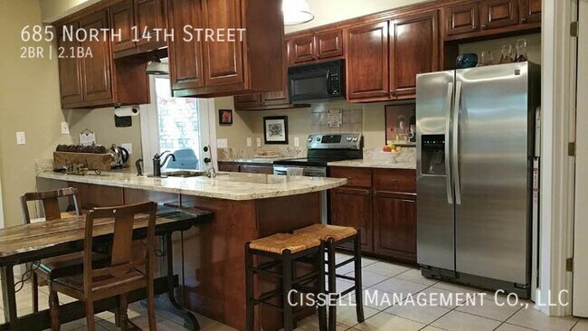 Photo - 685 N 14th St
