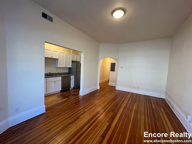 Photo - 1463 Beacon St Unit 11