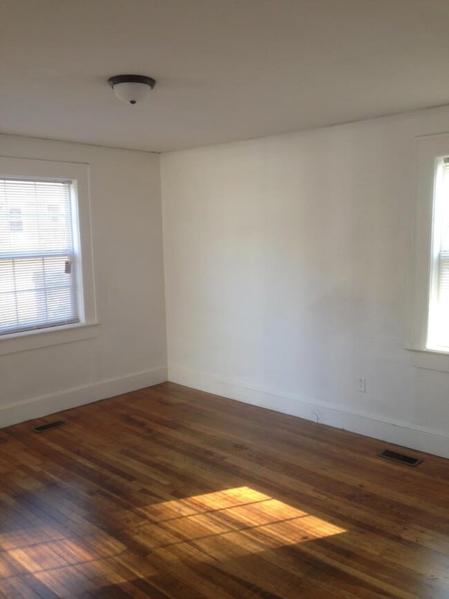 Photo - 17 Ellendale Ave