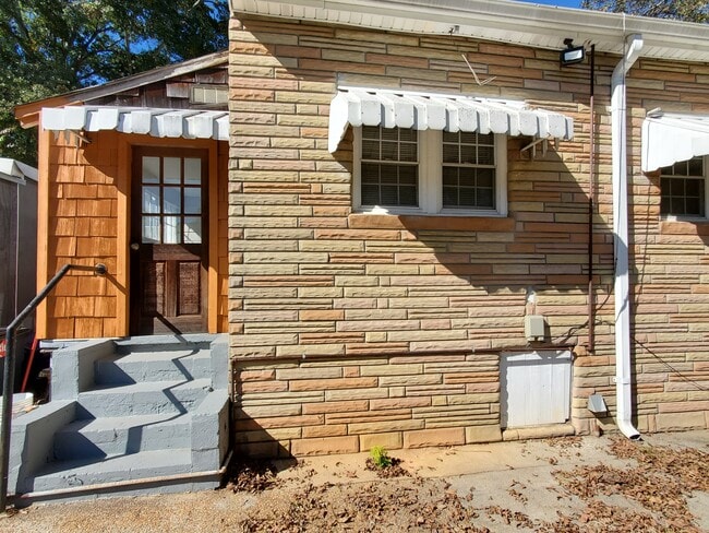 Photo - 1713 Darwin Rd SE Unit A