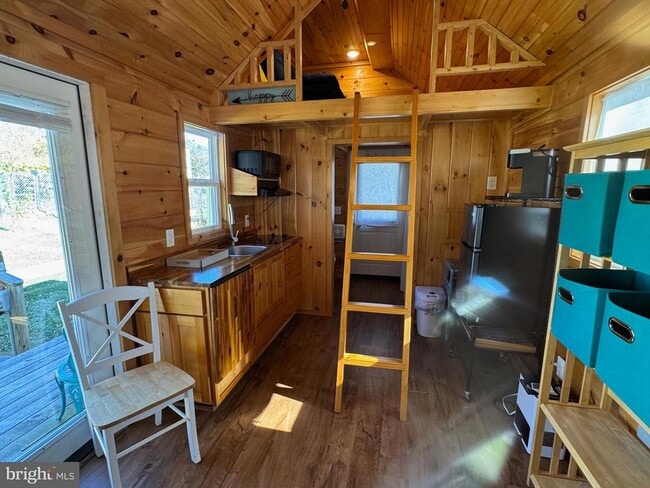 Photo - 12 W Loudoun St