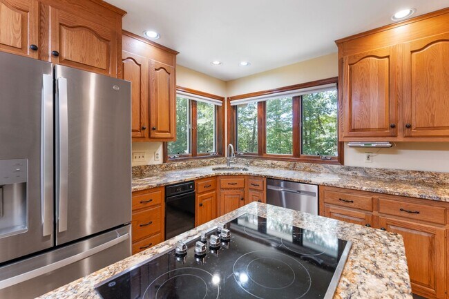 Photo - 202 West Rd
