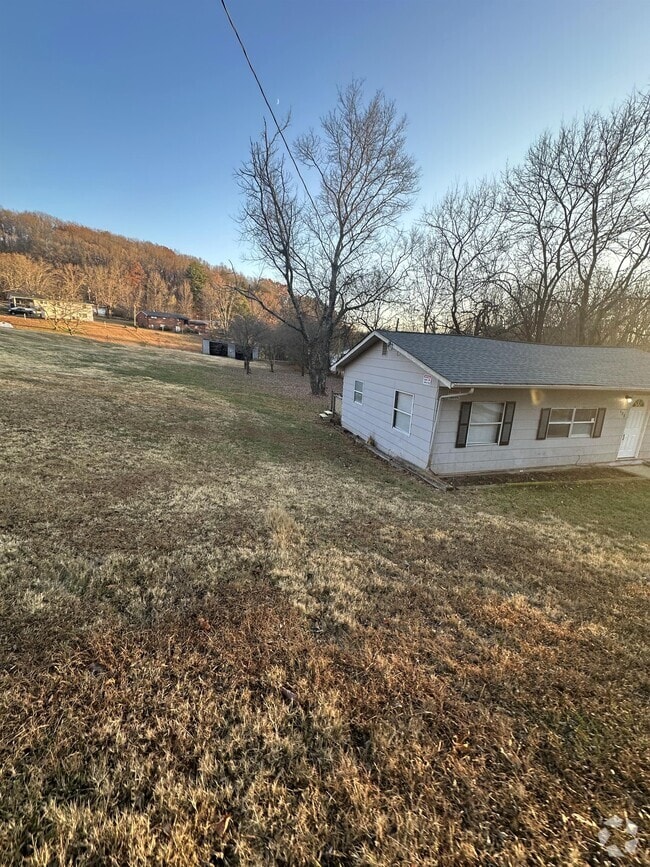 Building Photo - 408 Hassler Mill Rd Rental