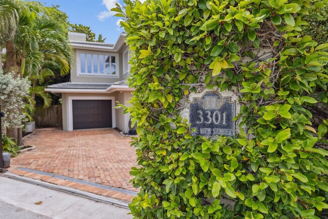 Photo - 3301 NE 16th St