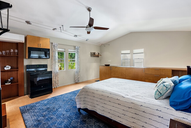 Photo - 326 16th Ave NE Unidad Studio