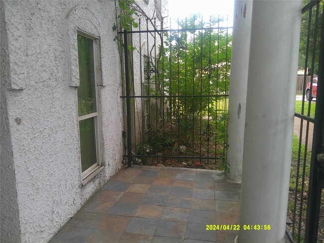 Building Photo - 12411 W Village Dr Unit D