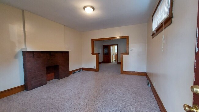 Photo - 98 W 8th Ave