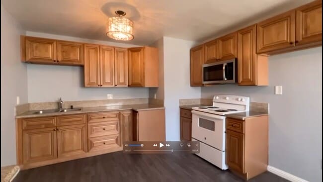 Photo - 1539 Pumalo St E