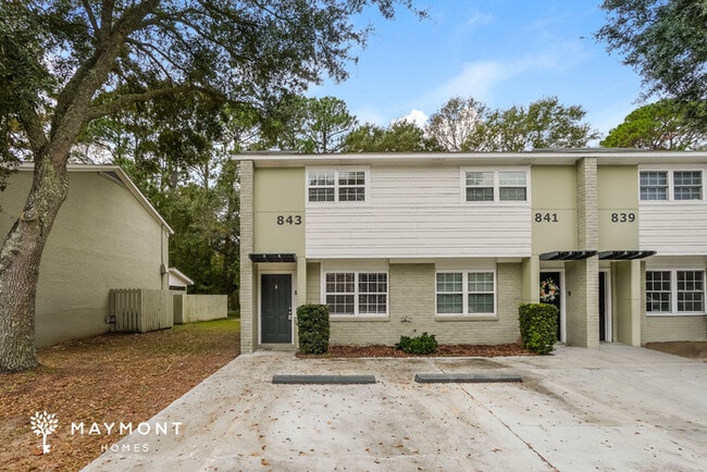 Building Photo - 843 Von Kolnitz Rd