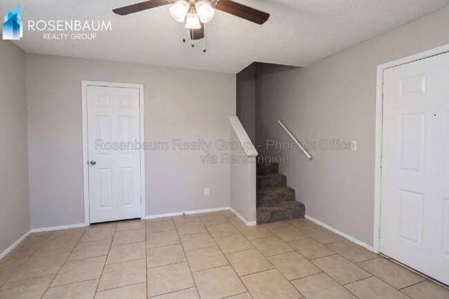 Building Photo - 410 E 9th Ave Unit 9