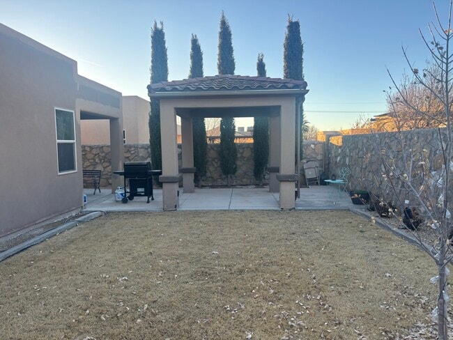 Building Photo - 3613 Santa Sabina Ave