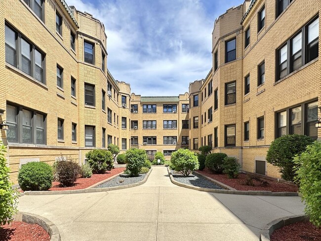Building Photo - 2303 N Rockwell St
