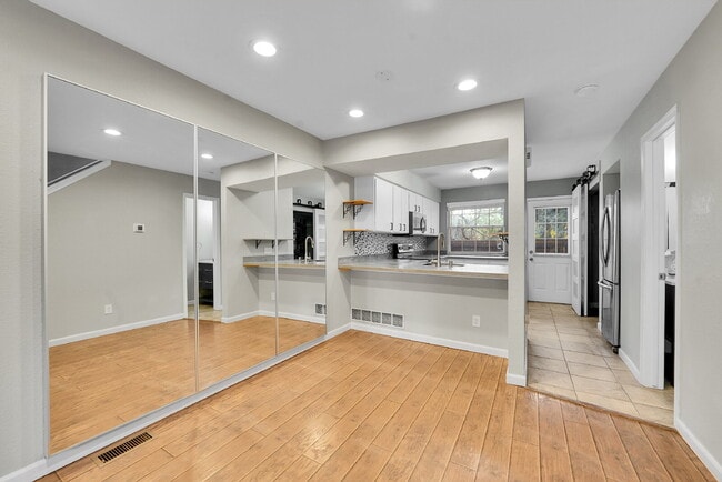 Photo - $2,250.00, 2-bed, 2.5 bath, located in Lak...