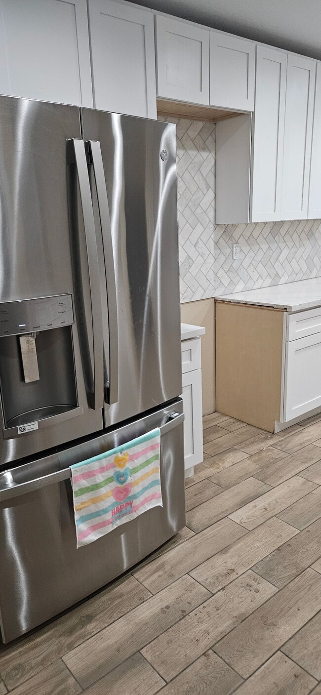 Photo - 3139 E Lyell Ave