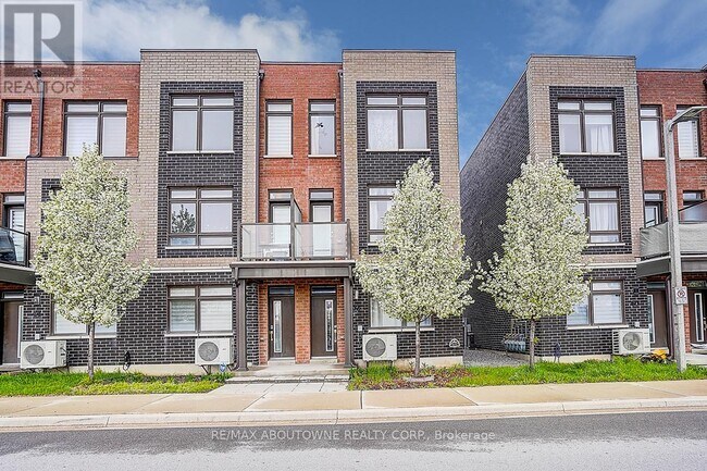 Photo - 52 Saintfield Dr