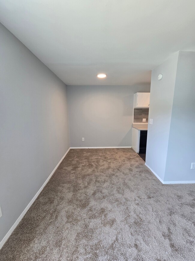 1227 Nelson St Unidad D