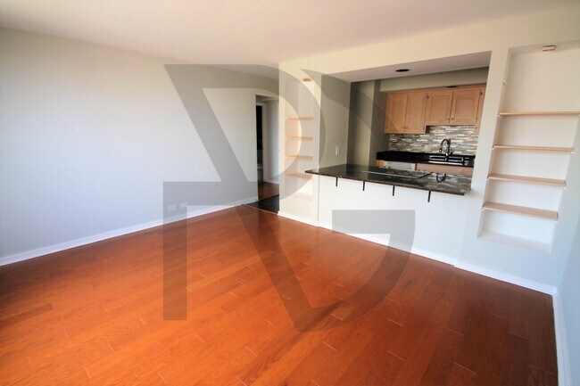 Photo - 445 W Wellington Ave