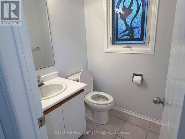 Photo - 7176 Harding Crescent