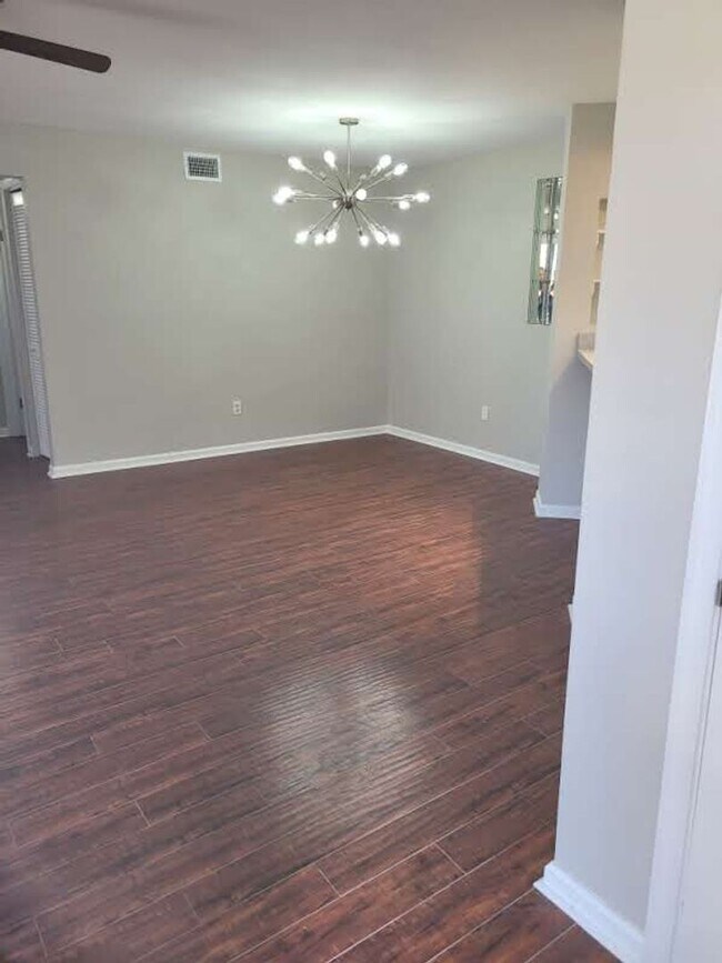 Photo - Greenbrier Unidad A